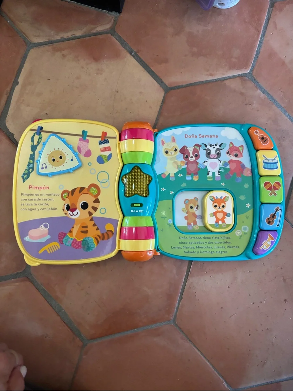 VTech | Primeras canciones Libro interactivo para bebés en azul